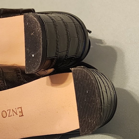 Black textured leather pumps - Picture 5 of 5